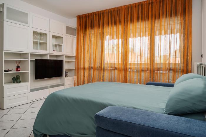 NEW - Parking - 10 min from Fiera MiRHO - sleeps 4