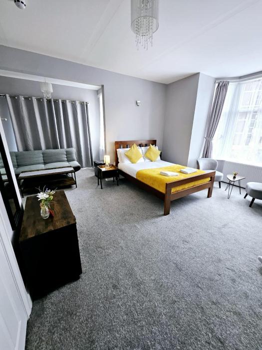 A-N-G Apartments - Parking EV 22kW by the Beach, Canoe Lake & South Parade Pier