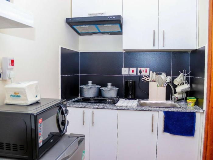 Hedgerow Studio Jkia Airport View Place