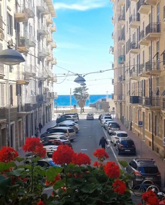 Luxury house 50m from the Sea, near the Center