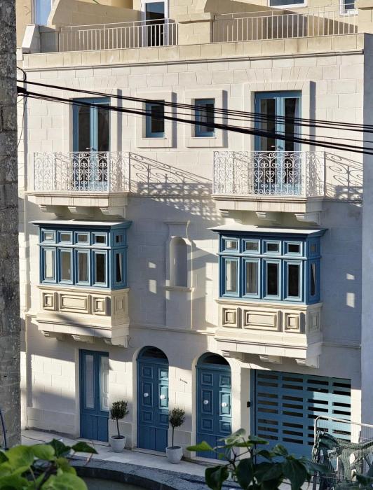 Veduta Ta Pinu Apartments with Stunning Views Garden Sauna Pool and Gym