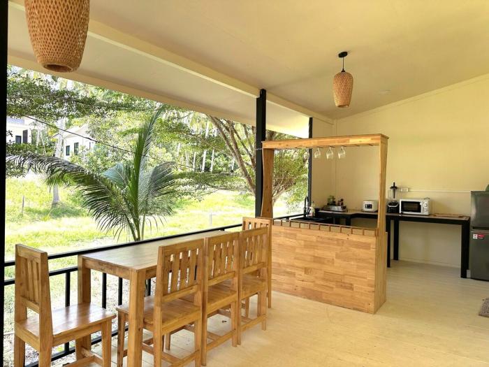 Tropical Hideway with Private Terrace