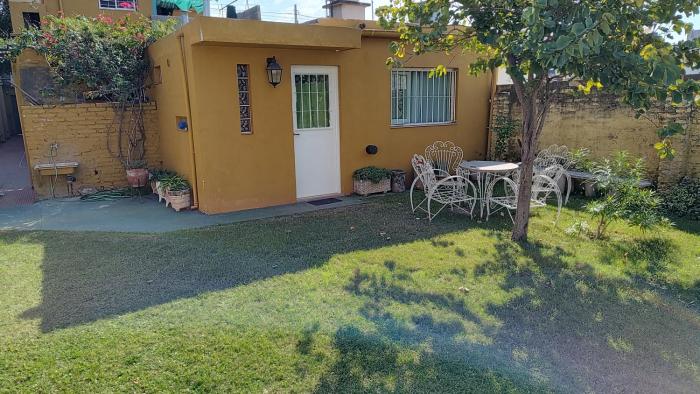 Departamento con kitchenet con entrada independiente