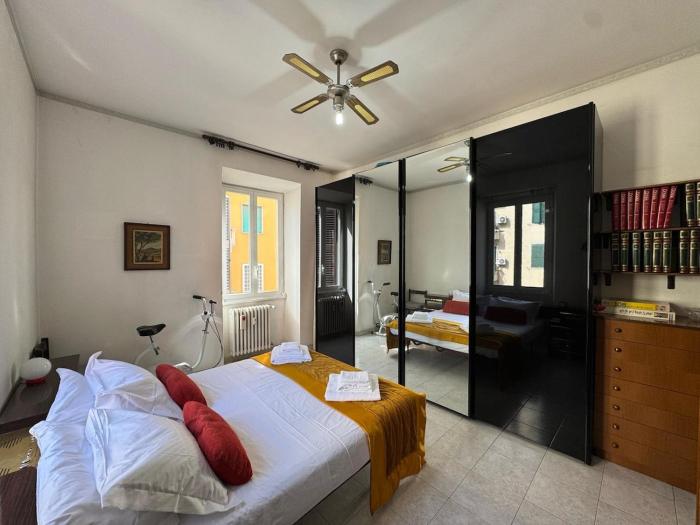 Retro Charm & Metro Comfort in Rome