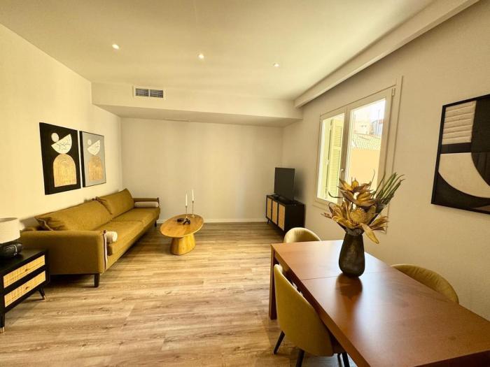 Plaka Two-Bedroom Flat with Acropolis View Terrace