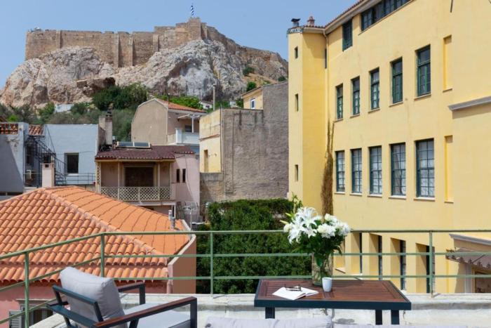 Plaka Two-Bedroom Flat with Acropolis View Terrace