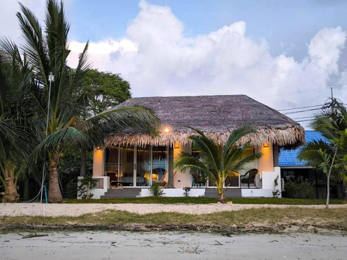 Villa Sereno Beachfront Koh Samui, Nathon Pier