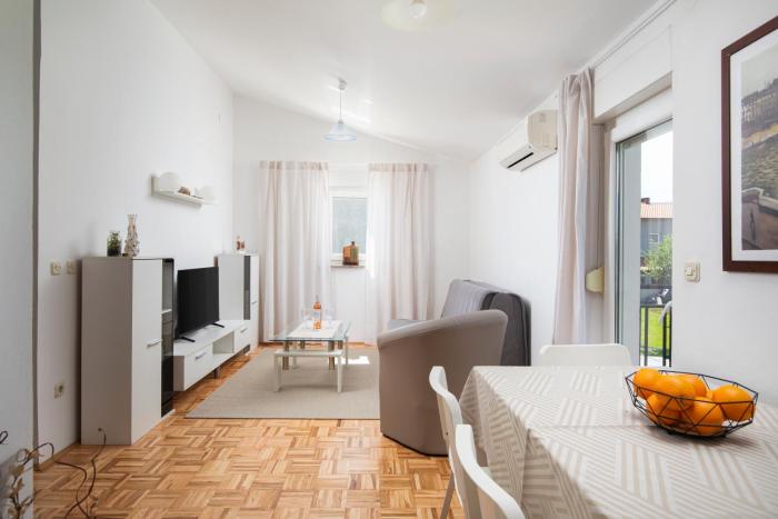 Countryside apartment manu