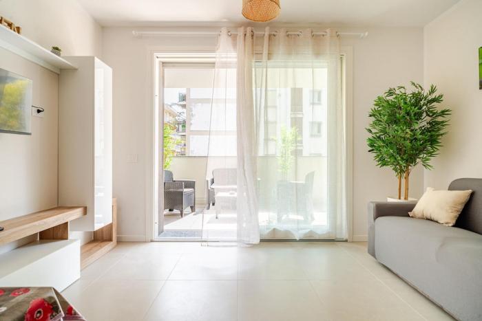 New bamboo holiday home Bergamo airport trade fair