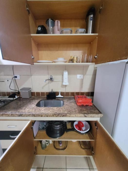 Ap com duas suítes a 300 metros da praia de Ponta verde