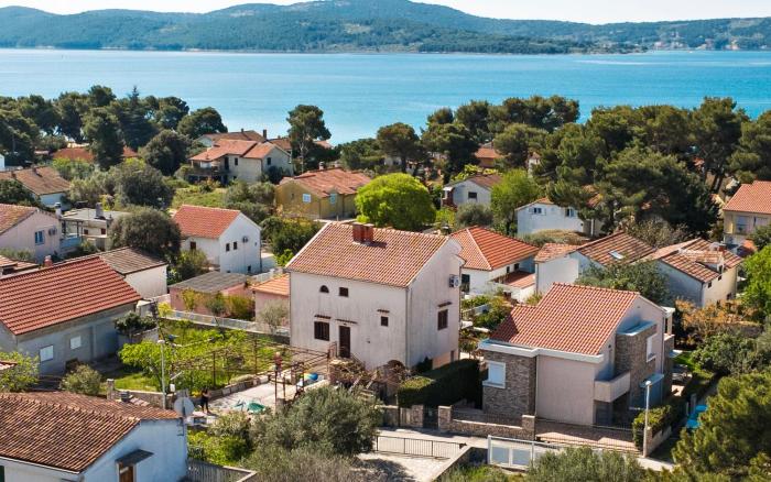 Apartments with parking space Jadrija, Sibenik - 23947