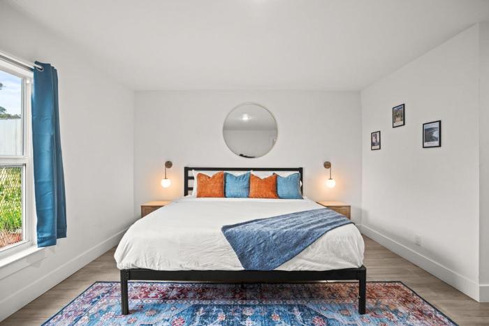 Chic & Central 3BR Mins to Downtown