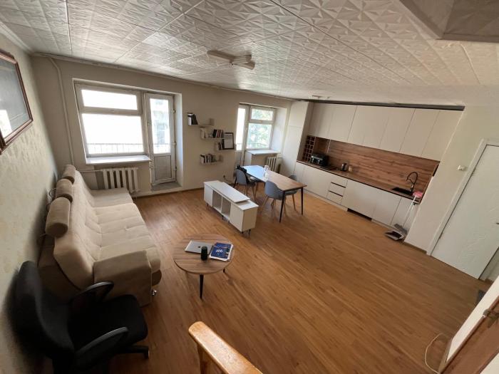 Well located 2 Bedrooms Duplex Apartment