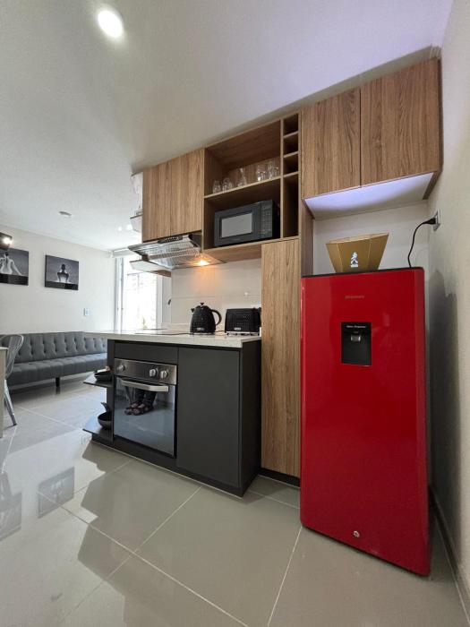 A pasos del metro Steps away from the subway