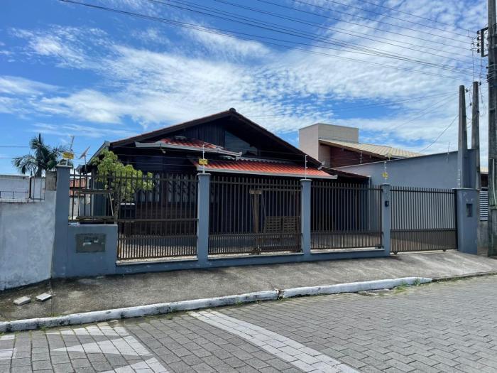 Casa em Penha - Armação-Itapocoroy