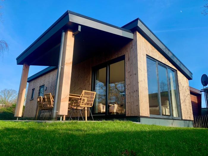 Chalet in Sint Maartenszee near Sandy Beach