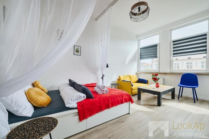 Piotrkowska pasaż Schillera by LookAp