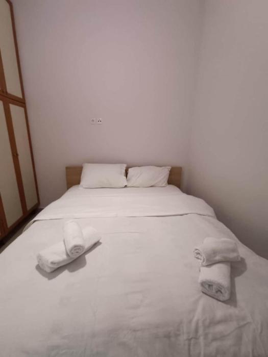 Kamenos Pyrgos Apartments 3