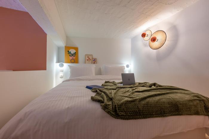 AthenianNest Sarri Boutique Studios Psyrri