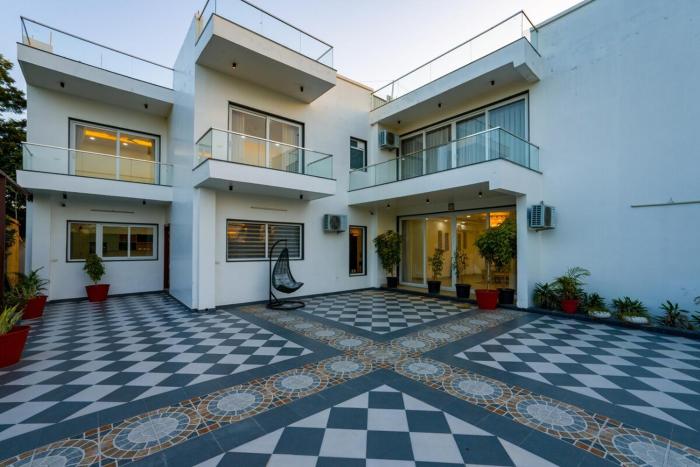 ELIVAAS AdhiVa 5-BHK Farmhouse with Private Pool, Bar & Lush Garden