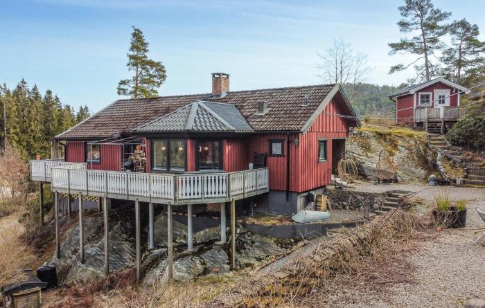 2 Bedroom Lovely Home In Henån