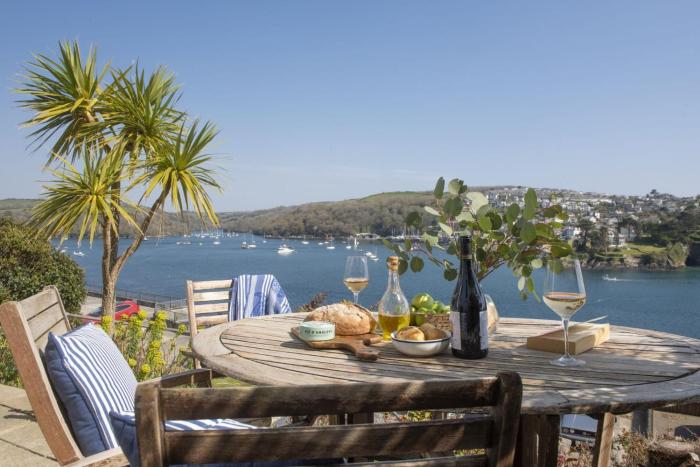 Dollys Plaice, Fowey