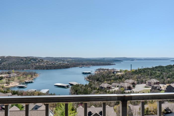 Lake View - Elevator Access - Near Silver Dollar City - FREE TICKETS INCLUDED - TH14-20