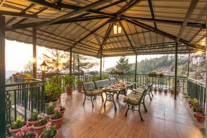 Romarica-Cottage with Lawn & Patio, Mashobra, Shimla