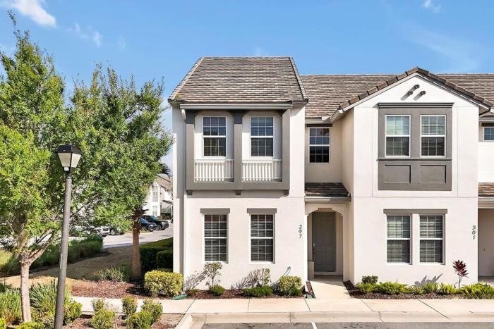 5-Bedroom Private Pool Townhouse