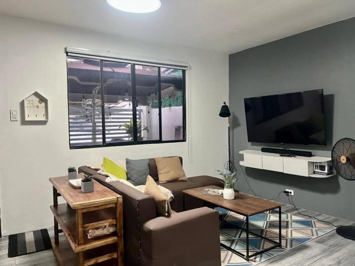 Cozy Holiday Home in San Pablo City for Groups of 8-10