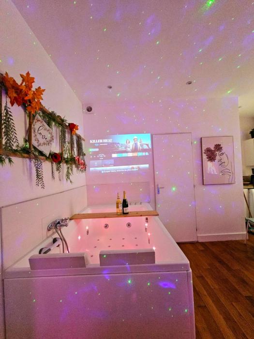 Le 2005 Double BALNEO, Lit QUEEN SIZE, soirée romantique