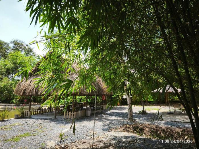 Cho thuê chòi view hồ -Homestay Me Khang 2