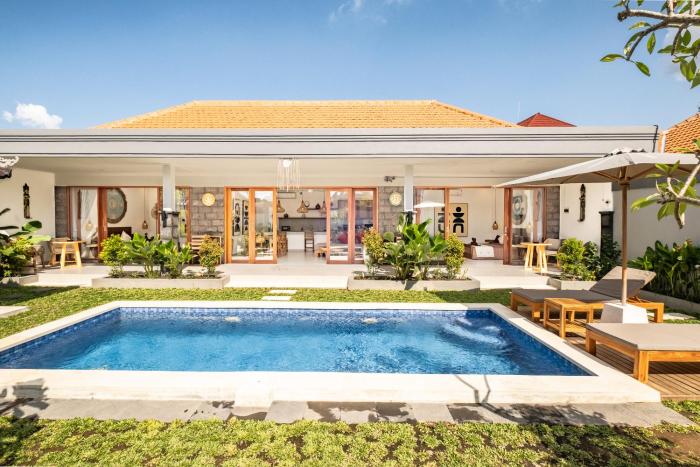 Brand new - spacious complex Villas Virland - center Seminyak