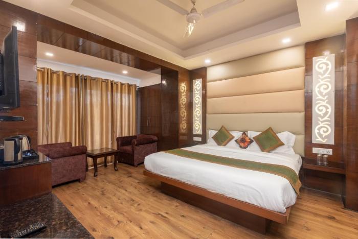 Hotel 30 Degree North Mussoorie - On Mall Road