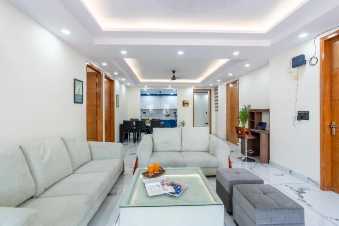 Homlee-Classic 4BHK Flat Central DEL-Lift-Parking