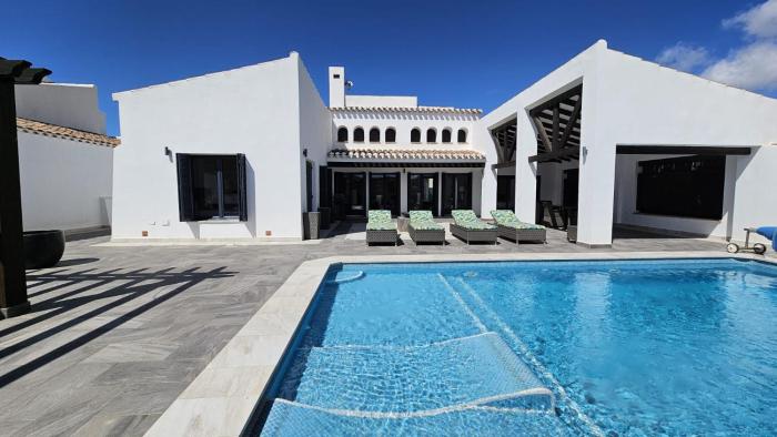 Spectacular 4 bed villa at El Valle Golf Resort
