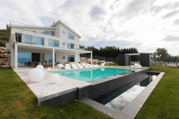 White Luxury Villa by Le Dhome Sicily