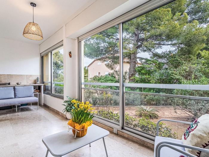 Apartment Les Terrasses de Portissol by Interhome