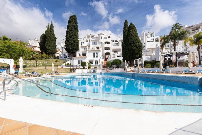 013 Pueblo Evita Club, Private 2 Bed Benalmadena Apt Close to Beach