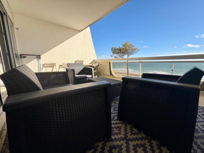 Locéan en toile de fond , appartement cosy