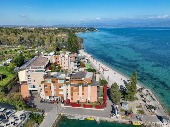 MGH Luxury - Residenza La Perla Peschiera Lakefront