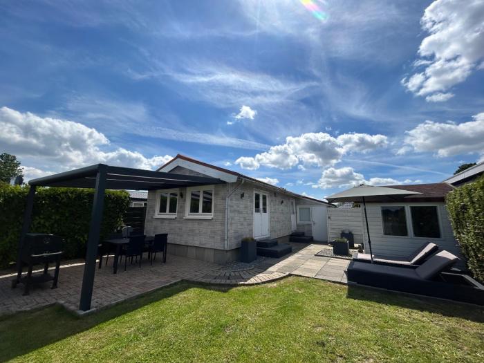 Milos Ferienhaus mit Flussblick