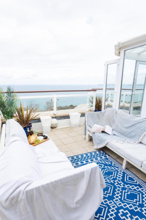 NEW! Stunning 2 Bed Beach Front Penthouse Apartment - Topaz, Compass Point