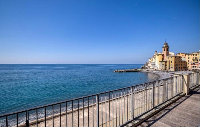 4 Bedroom Lovely Apartment In Camogli