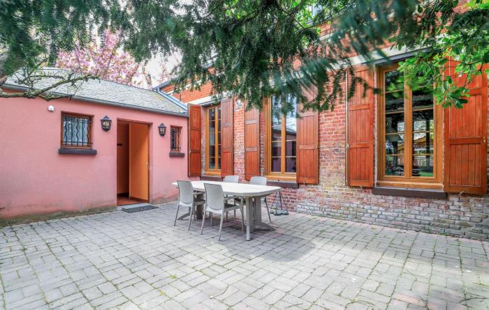 Beautiful Home In Le Crotoy With Wifi