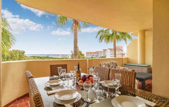 2 Bedroom Cozy Apartment In Manilva