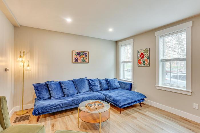 Family-Friendly Townhome w Patio in Columbia!