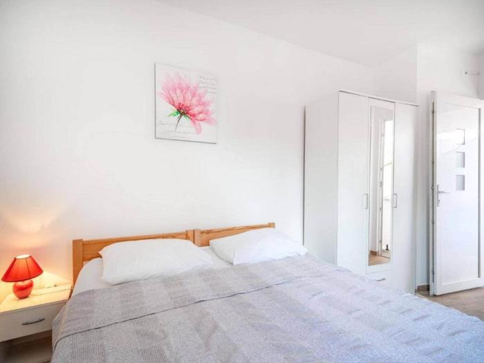 Apartment in Vodice near Male Vrulje Beach