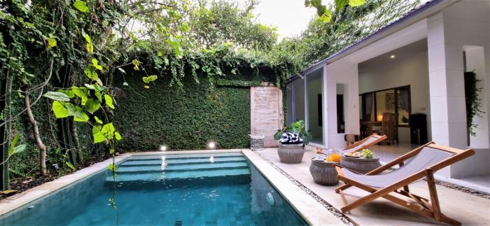 Tropical 2br private pool Villa in central Seminyak
