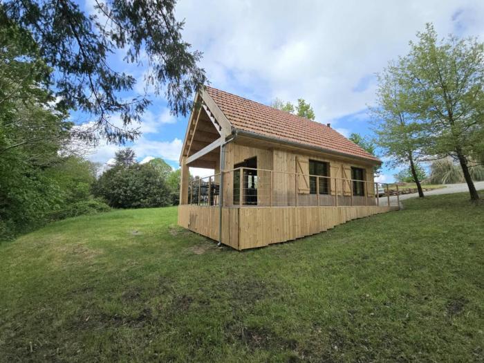 Chalet Médiéval à Domme avec Spa et Parking - FR-1-616-479